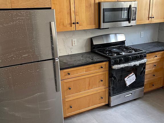 4th image of 63 Saratoga Ave #1F