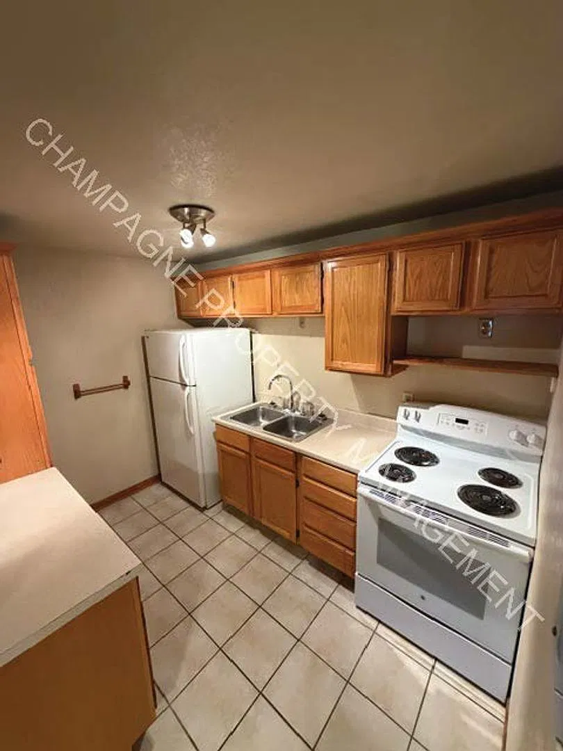 10602 Hillcrest St — Photo 4