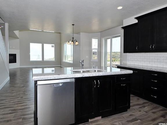5th image of 657 W Leroy Cir
