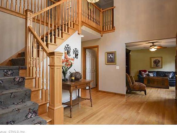 3rd image of 228 Tallwood Dr