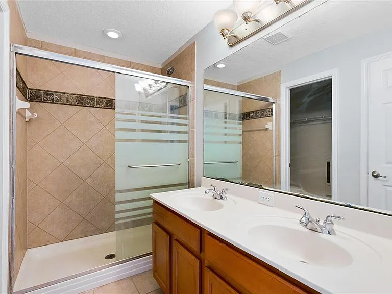 2064 Cypress Bay Blvd — Photo 14