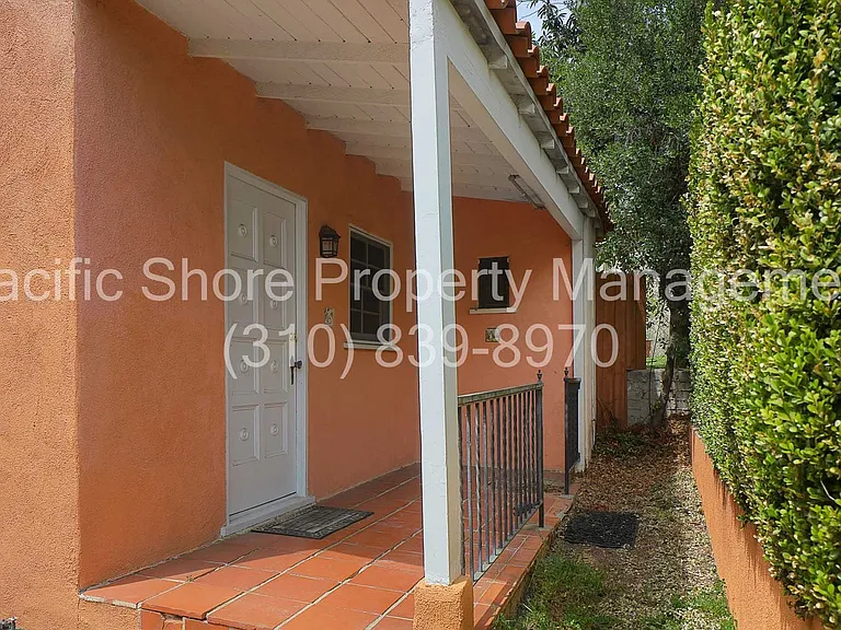 1229 Geneva St — Photo 40