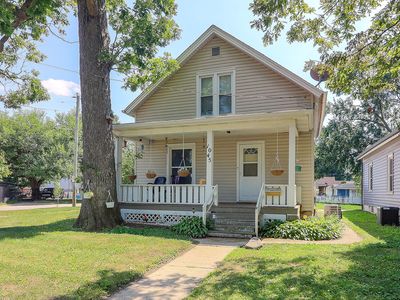 1045 Grand Blvd, Aurora, IL, 60505