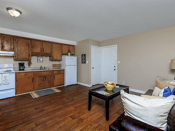 4th image of 1671 Fort Campbell Blvd APT Z14
