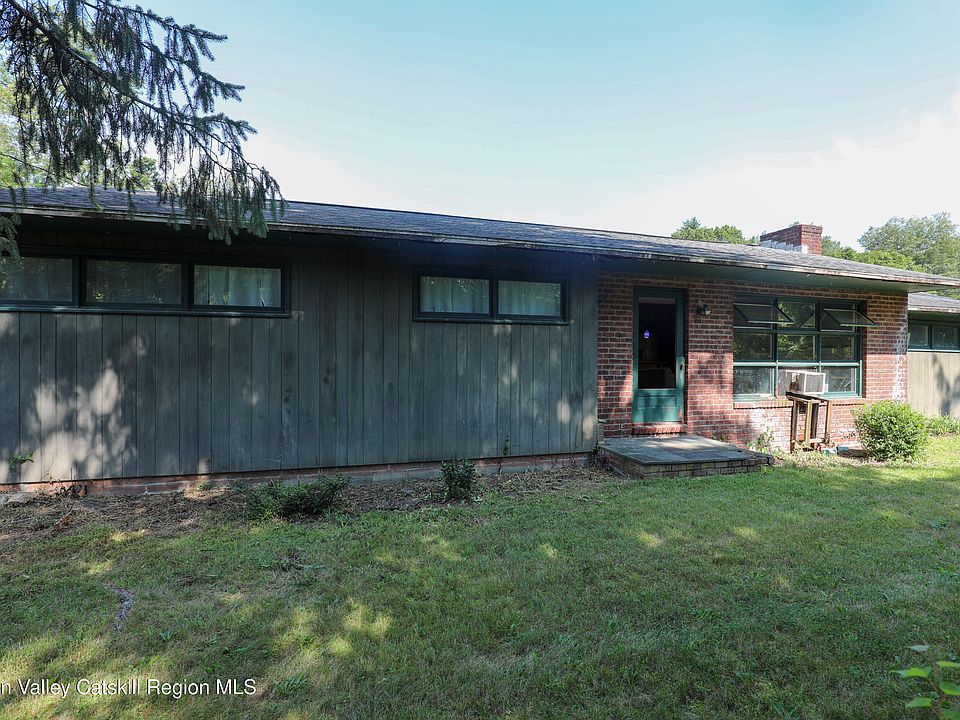 1st image of 203 Maple Lane
