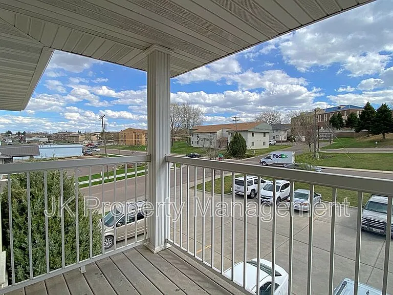 1210 5th St S #10 — Photo 2