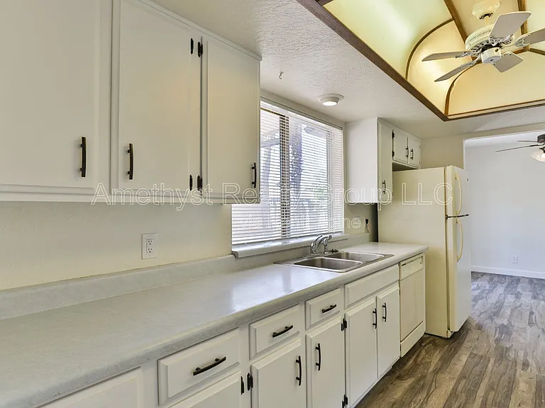 4419 W Shaw Butte Dr — Photo 11