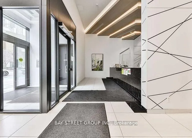 159 Wellesley St E #2511 — Photo 4