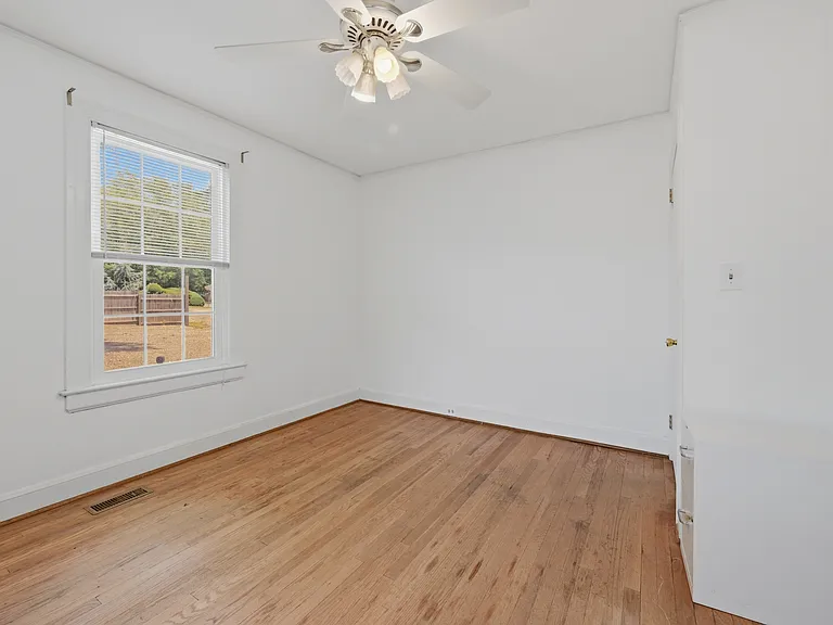2603 W Carver St — Photo 7