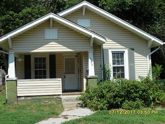 2nd image of 3206 NE Dempster St