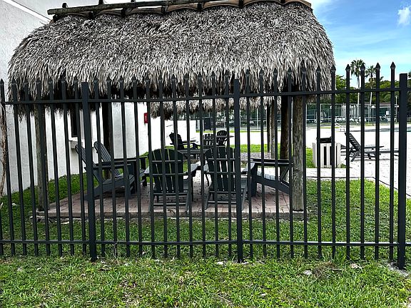 4th image of 8400 SW 133rd Avenue Rd APT 307