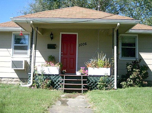 2nd image of 1006 W Michigan St