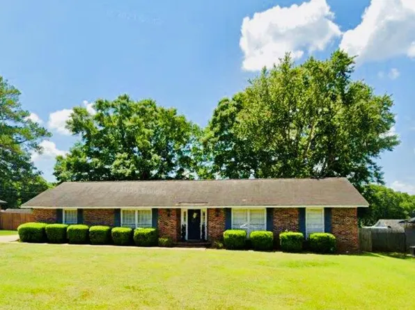 107 Hampton Ave, Troy, AL 36081