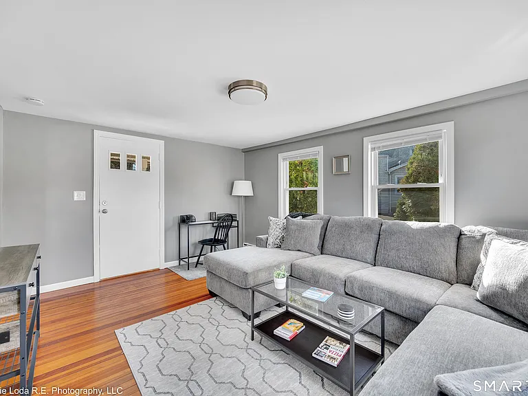 31 Monroe St #4 — Photo 7