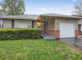 2123 W 47th Ter, Westwood, KS 66205