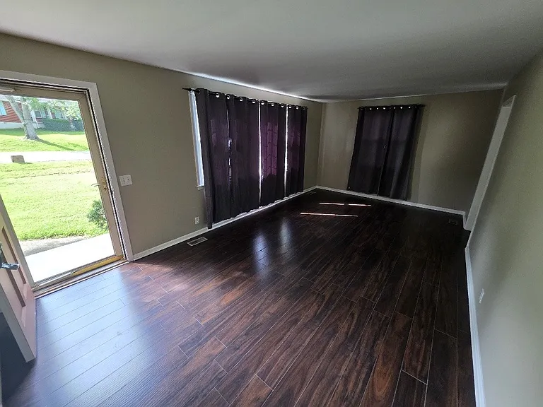 126 Jacksonian Dr — Photo 2