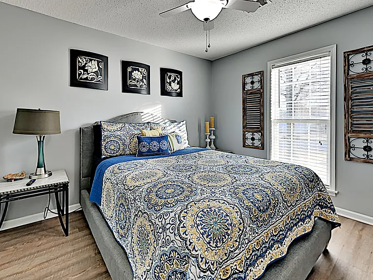 Megan Dr — Photo 11