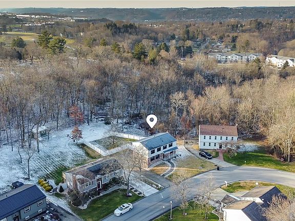 2nd image of 118 Kermiet Dr