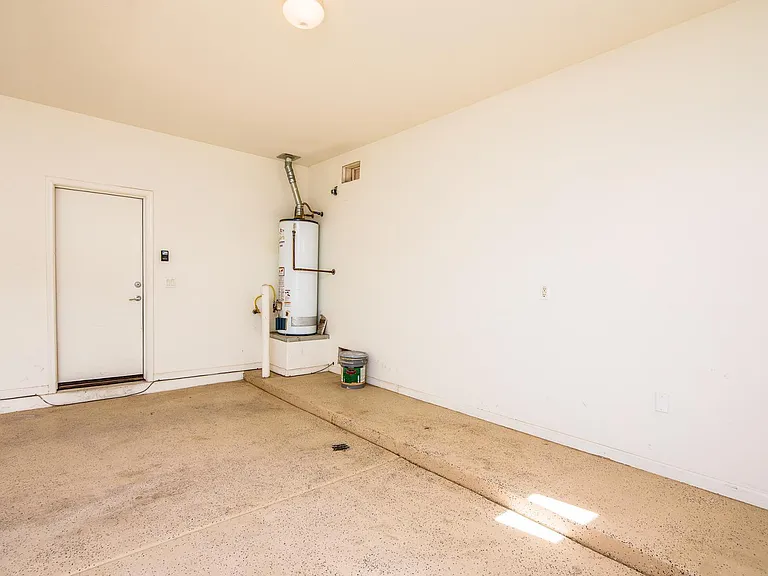 21357 N Liles Ln — Photo 27