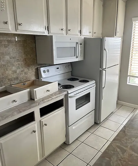 870 Avenue B #205 — Photo 3