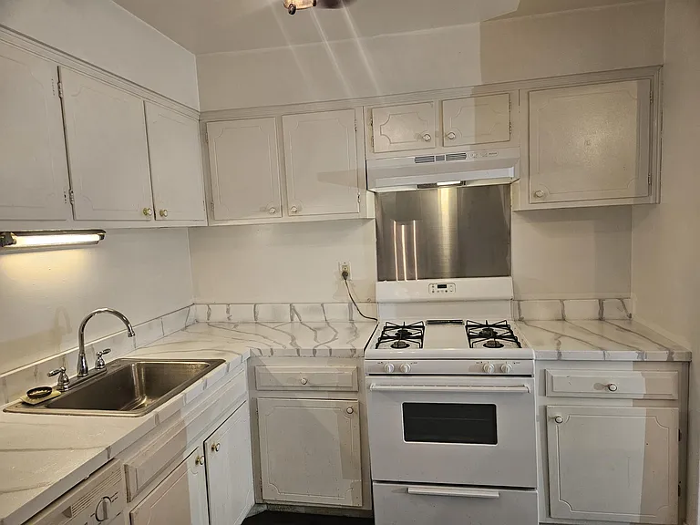 2734 Island Ave #1 — Photo 12