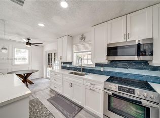 5717 SW 38th St, West Park, FL 33023