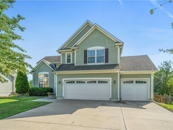 3018 SW Saddlewood Pl, Lees Summit, MO 64081