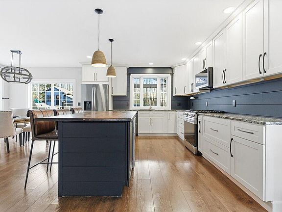 4th image of 22 Woodside Drive
