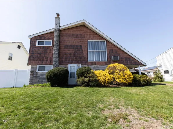 2492 2nd Street, East Meadow, NY 11554