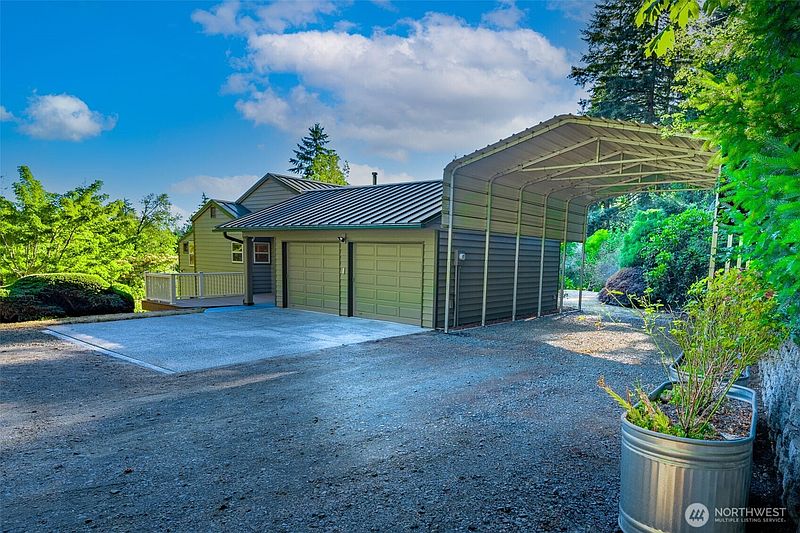 3rd image of 10339 Carney Drive SE