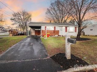 400 Clinton Ave, Middlesex, NJ 08846