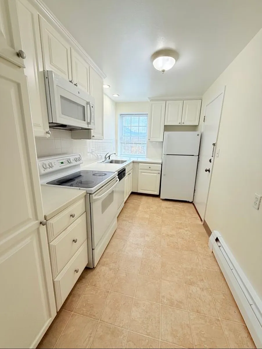 Building Photo - 42 Worthen Rd #B1