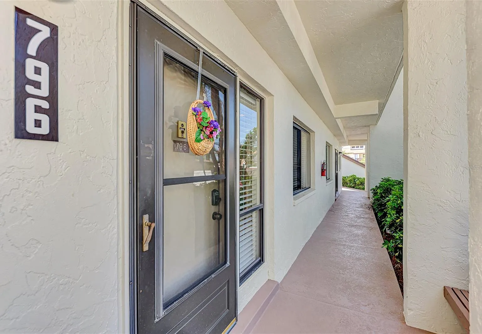 2 bed, 1013 sqft, $1,700 — Photo 1