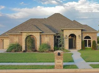 19820 Oakshire Dr, Edmond, OK 73012