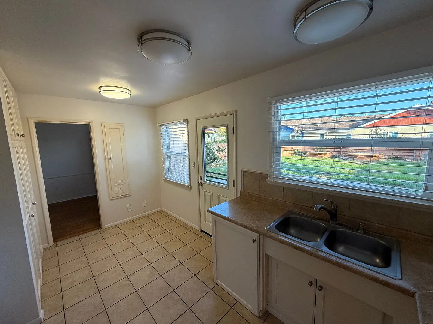 607 E. Mariposa Way — Photo 4