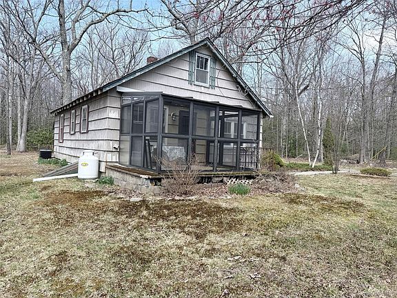 2nd image of 5 Loop Rd