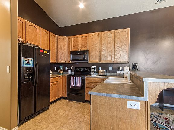 4th image of 433 Kent Dr