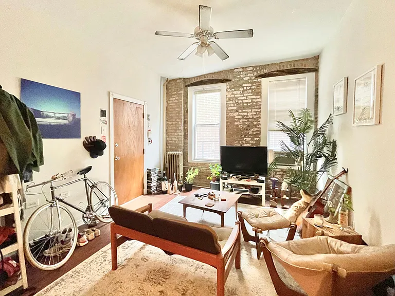750 N Ada St #B10 — Photo 2