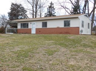 426 Bush Dr, Ballwin, MO 63021