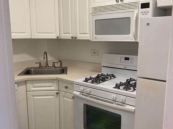5th image of 420 E 80th St APT 5K