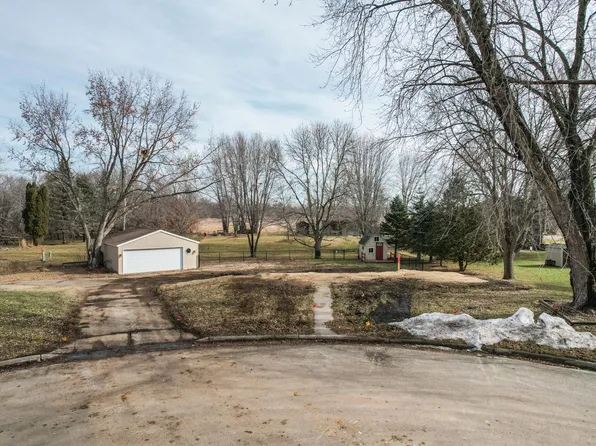 529 Braget Cir, Wanamingo, MN 55983