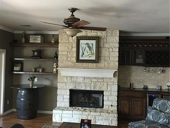 3rd image of 2112 Cliffside Dr