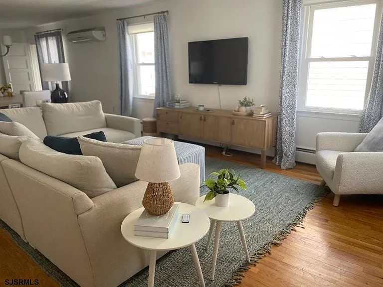 114 N Brunswick Ave — Photo 3