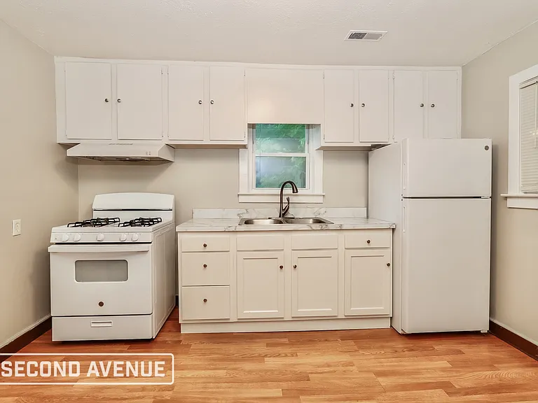 3746 Kahlert Ave — Photo 4