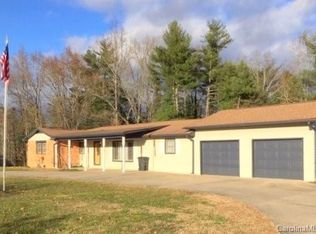 98 N Pinecrest Ln, Hendersonville, NC 28739