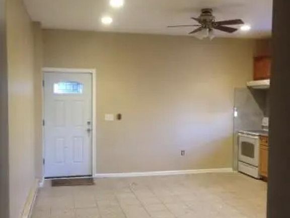 4th image of 1516 S 22nd St #2