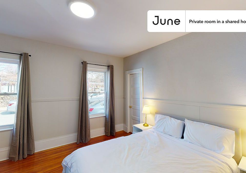 1st image of 31 Craigie St #B