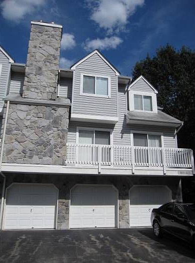 Outside, End Unit, Bottom
