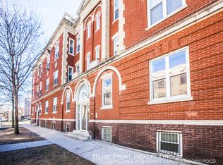 207 E 46th St #101, Chicago, IL 60653