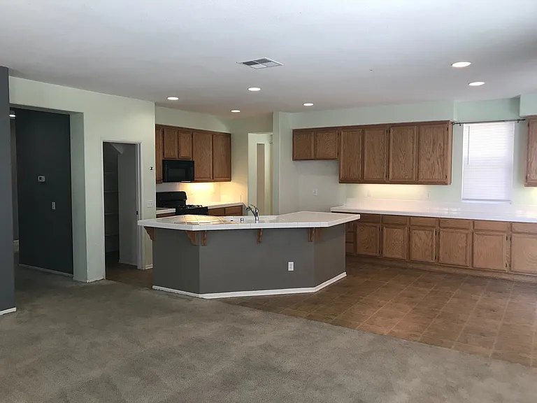 4420 Cloudywing Rd — Photo 3